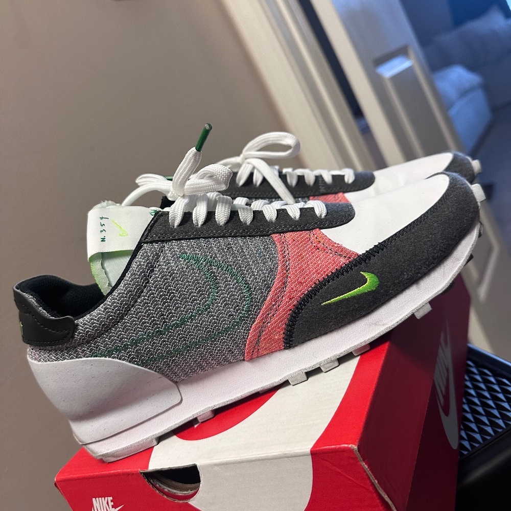 NIKE DBREAK-TYPE
